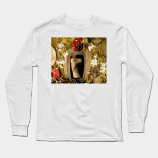 George the mouse in a log pile house - Bringing back Cute Long Sleeve T-Shirt